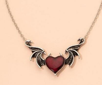 Fashion Metal Pendant Heart Drip Necklace