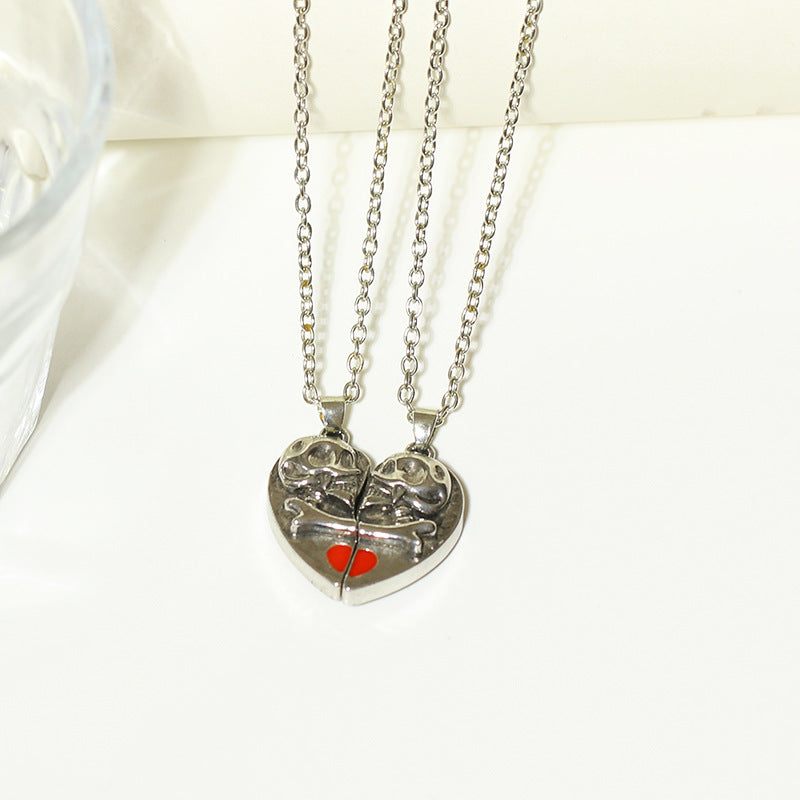 Punk Retro Skull Pendant Halloween Necklace Heart-shaped Magnetic Stitching Love Skull Couple Necklace